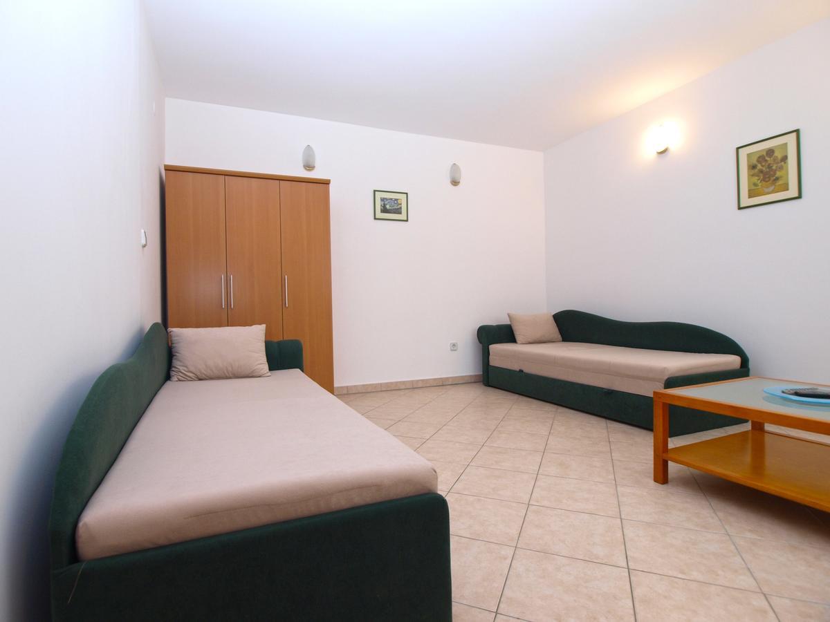 Apartment Alma 1600 Pula Exterior foto