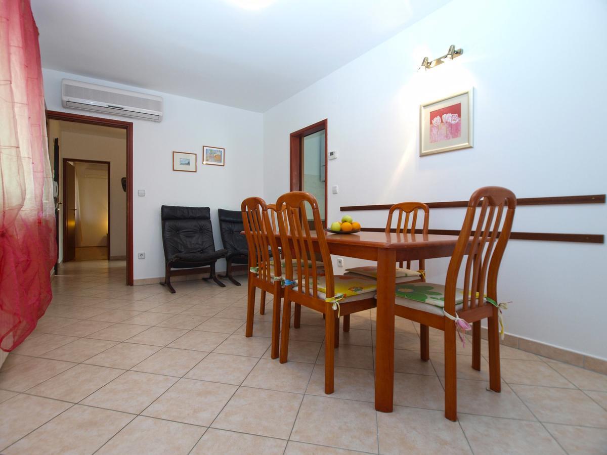 Apartment Alma 1600 Pula Exterior foto