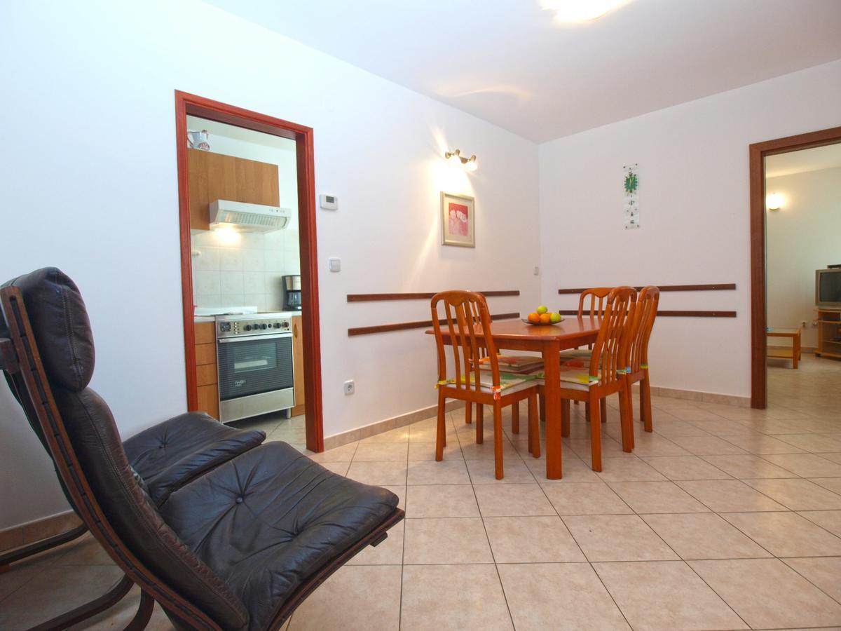 Apartment Alma 1600 Pula Exterior foto