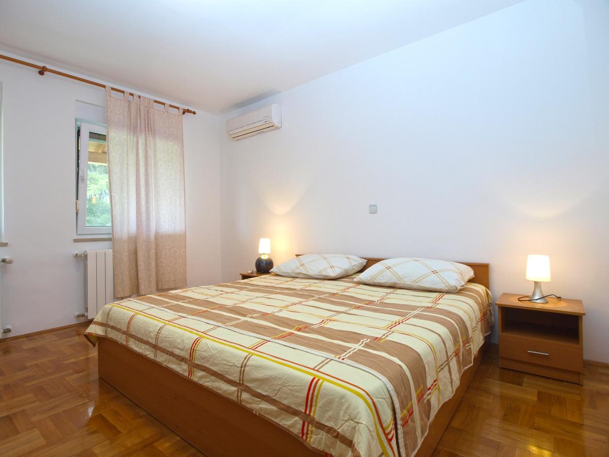 Apartment Alma 1600 Pula Exterior foto