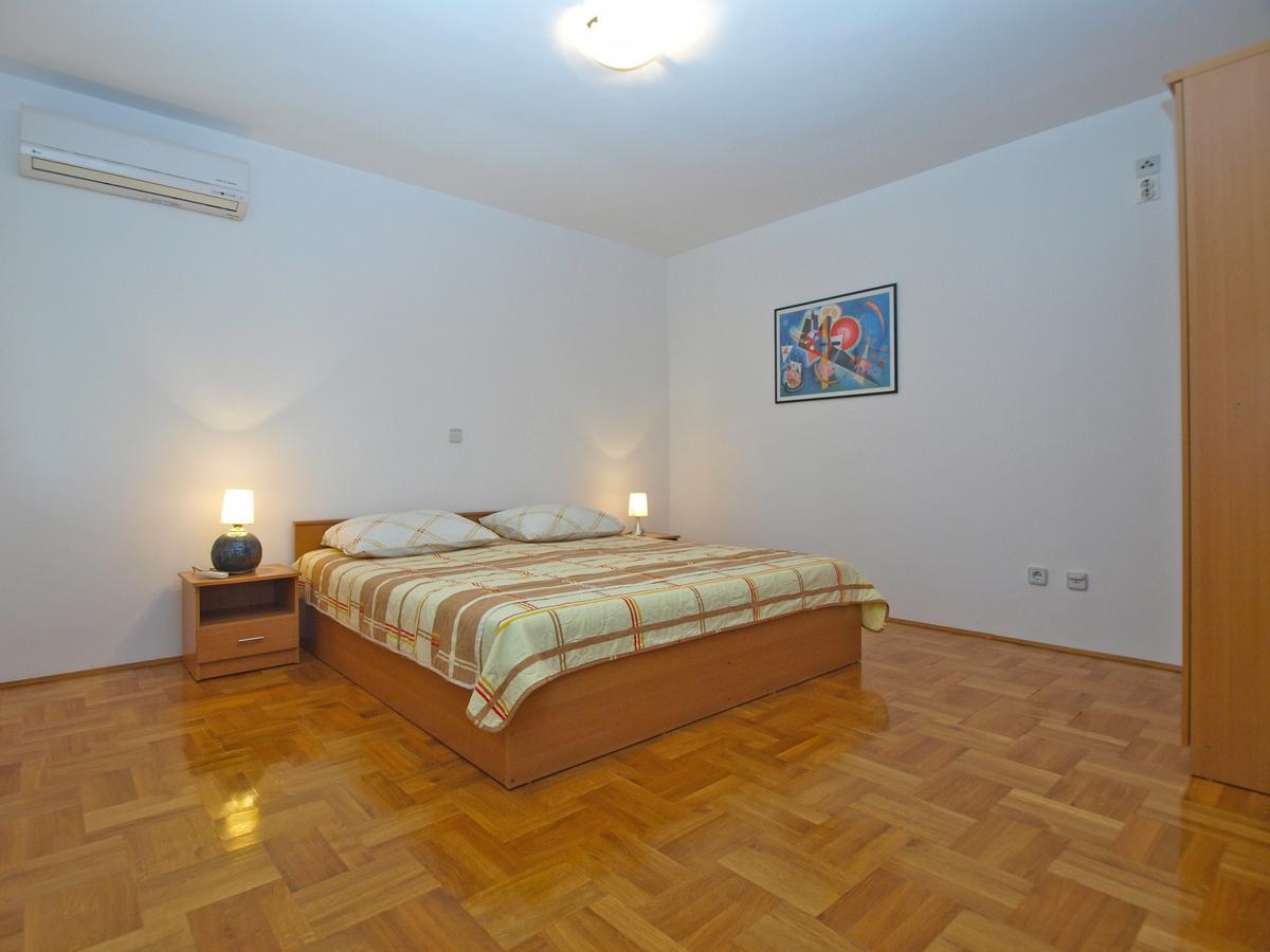 Apartment Alma 1600 Pula Exterior foto